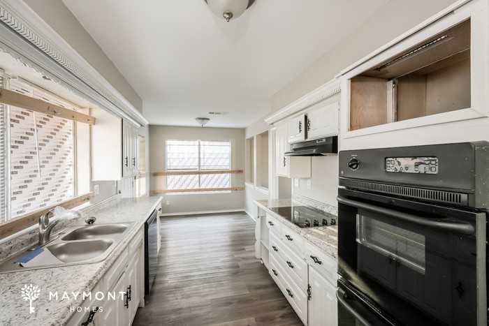 11317 Mccree Rd - Photo 6 of 13