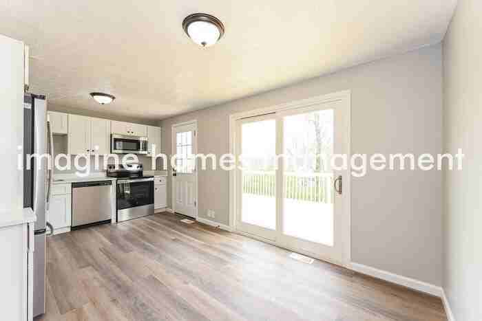 876 Laverty Ln - Photo 6 of 21