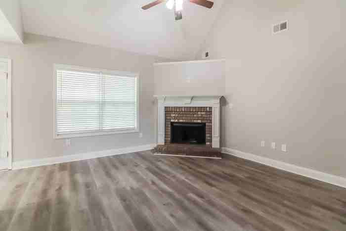 221 Raleigh Way - Photo 5 of 17