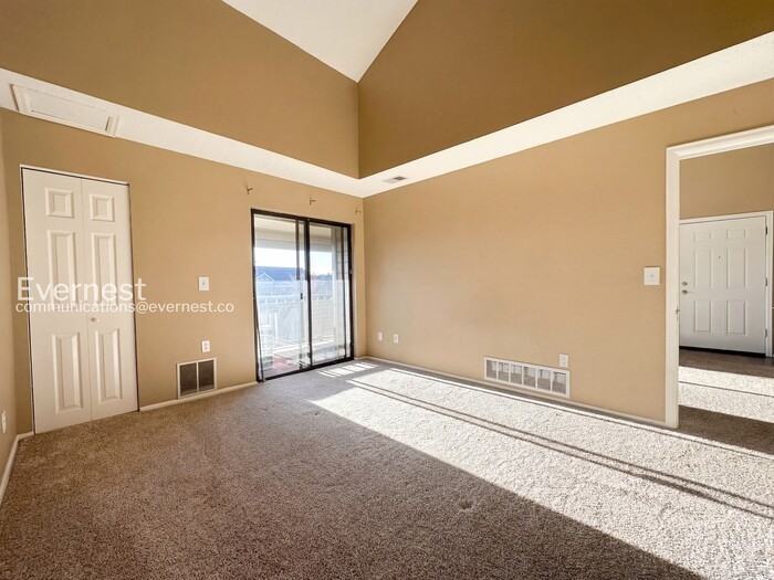 12043 W Cross Dr #301 - Photo 6 of 13