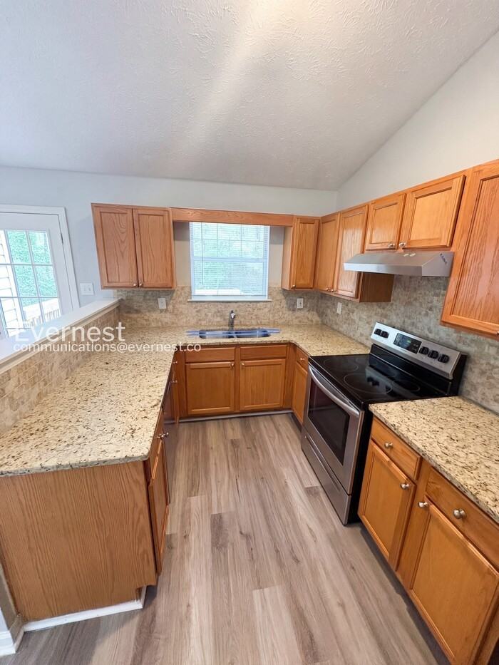 3908 Old Ivy Ct - Photo 3 of 27