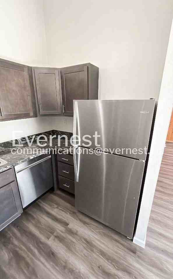 422 Country Downs Dr - Photo 6 of 28