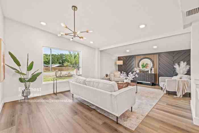 5908 S Manhattan Ave - Photo 5 of 47