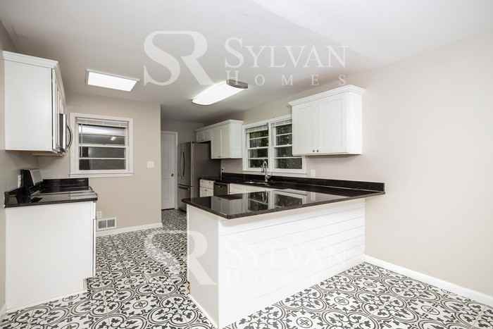 6485 Sherwood Trl - Photo 6 of 16