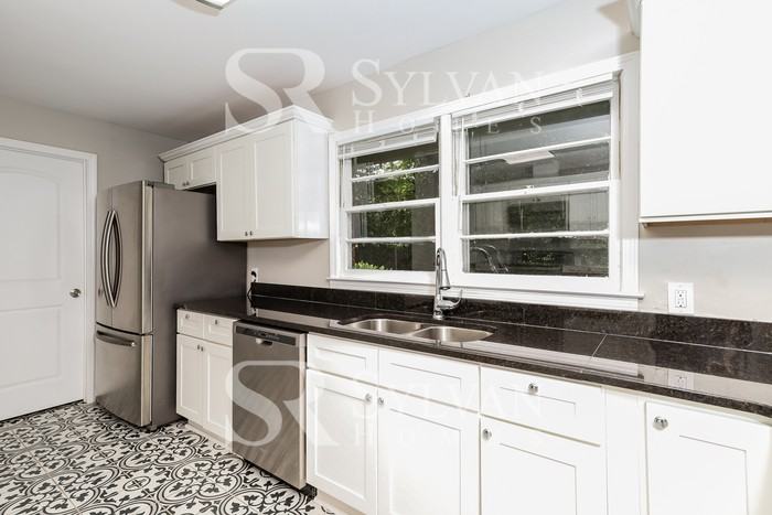 6485 Sherwood Trl - Photo 7 of 16