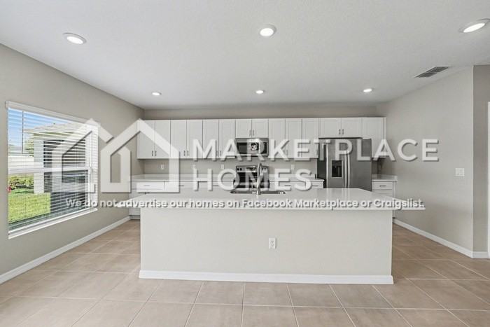 2044 Rosewood Cir - Photo 7 of 32