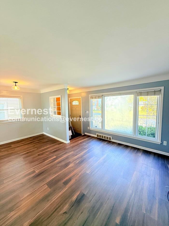 165 W Baker Ave - Photo 6 of 28