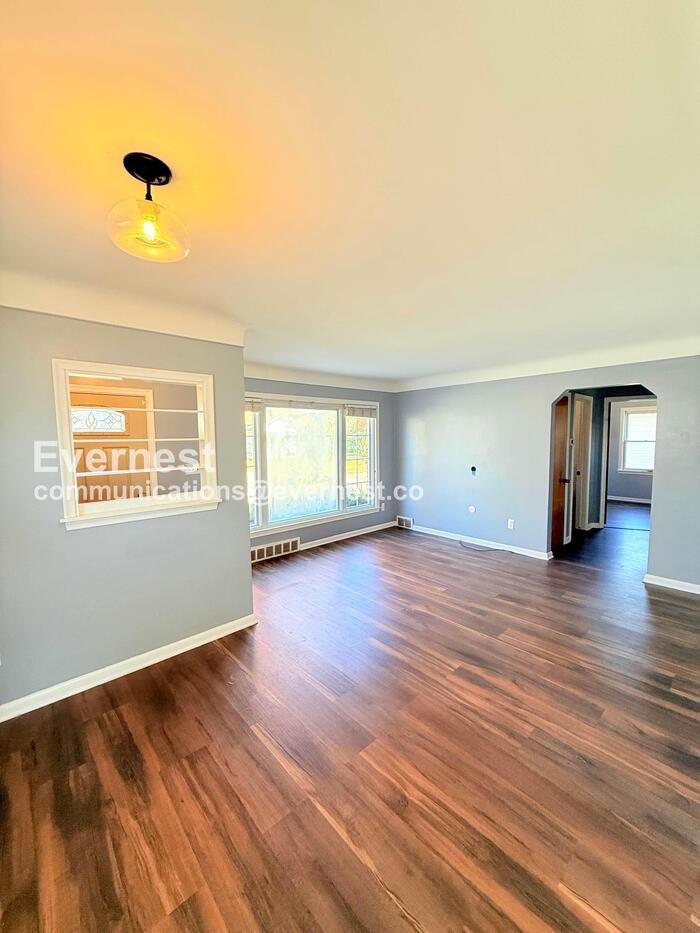 165 W Baker Ave - Photo 7 of 28