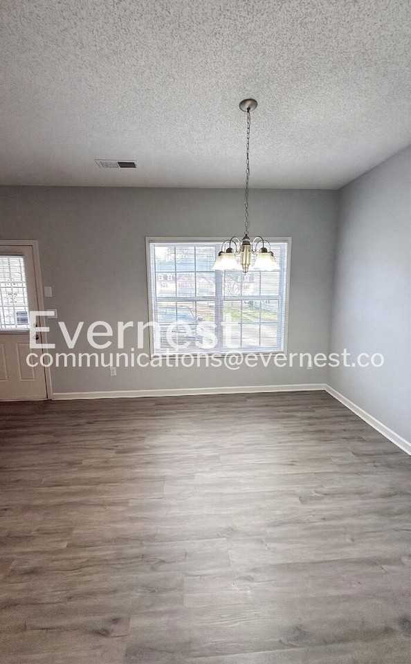 8610 Thomas Ln - Photo 7 of 26