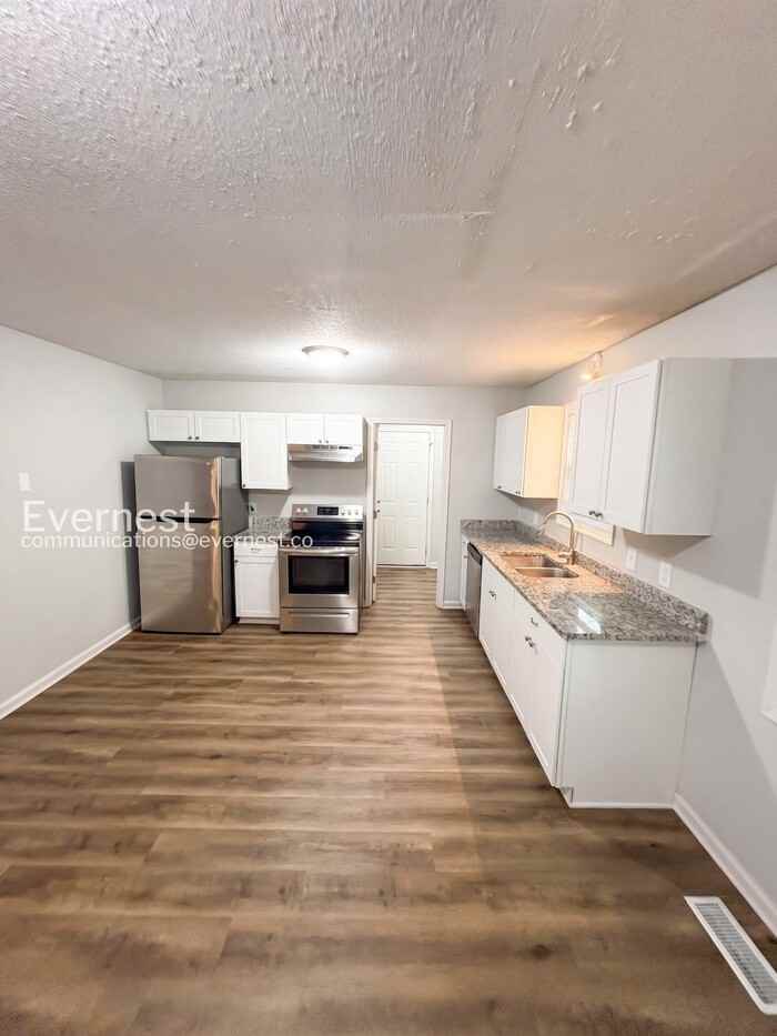 711 W Creek Cir - Photo 4 of 25