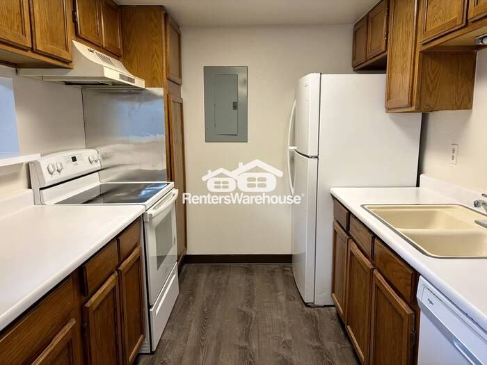 18003 E Ohio Ave #201 - Photo 5 of 14