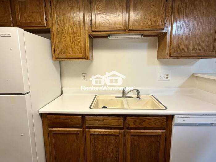 18003 E Ohio Ave #201 - Photo 7 of 14