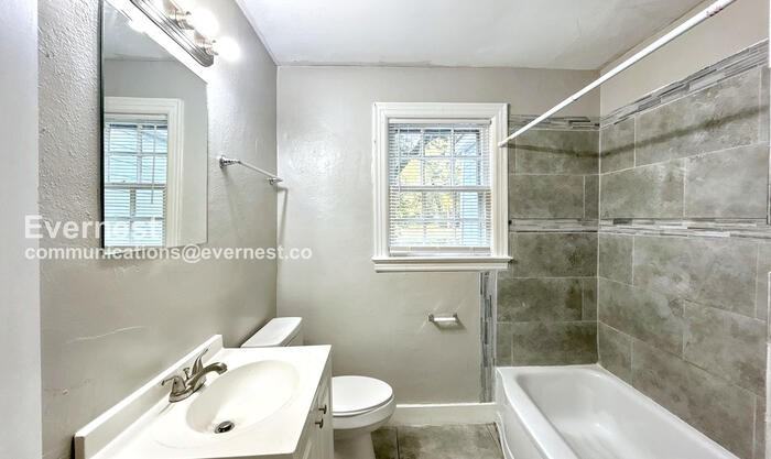 761 Whitney Ave - Photo 6 of 20