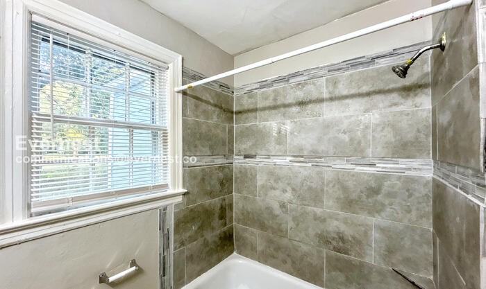 761 Whitney Ave - Photo 7 of 20