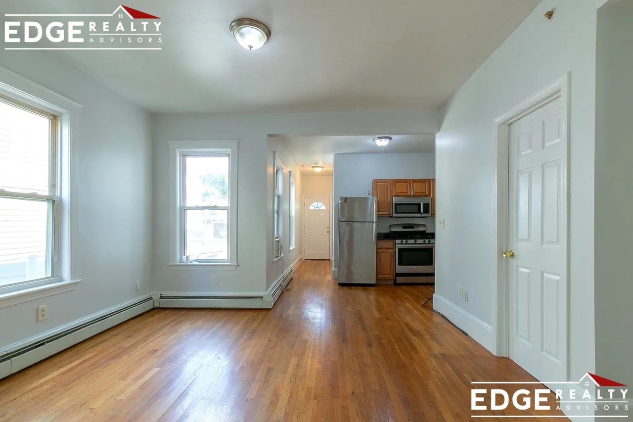 28 Mount Hope St #1 - Photo 2 of 5