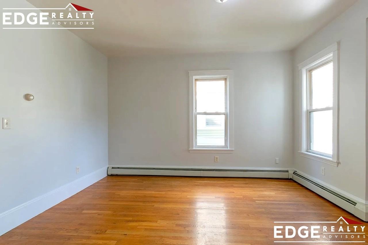 28 Mount Hope St #1 - Photo 5 of 5