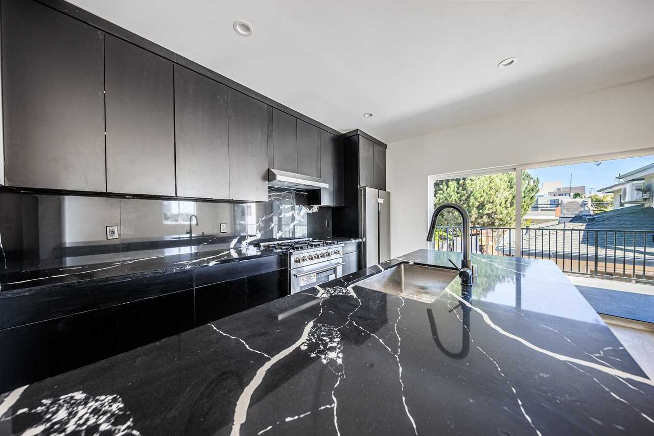 1954 Purdue Ave - Photo 4 of 50