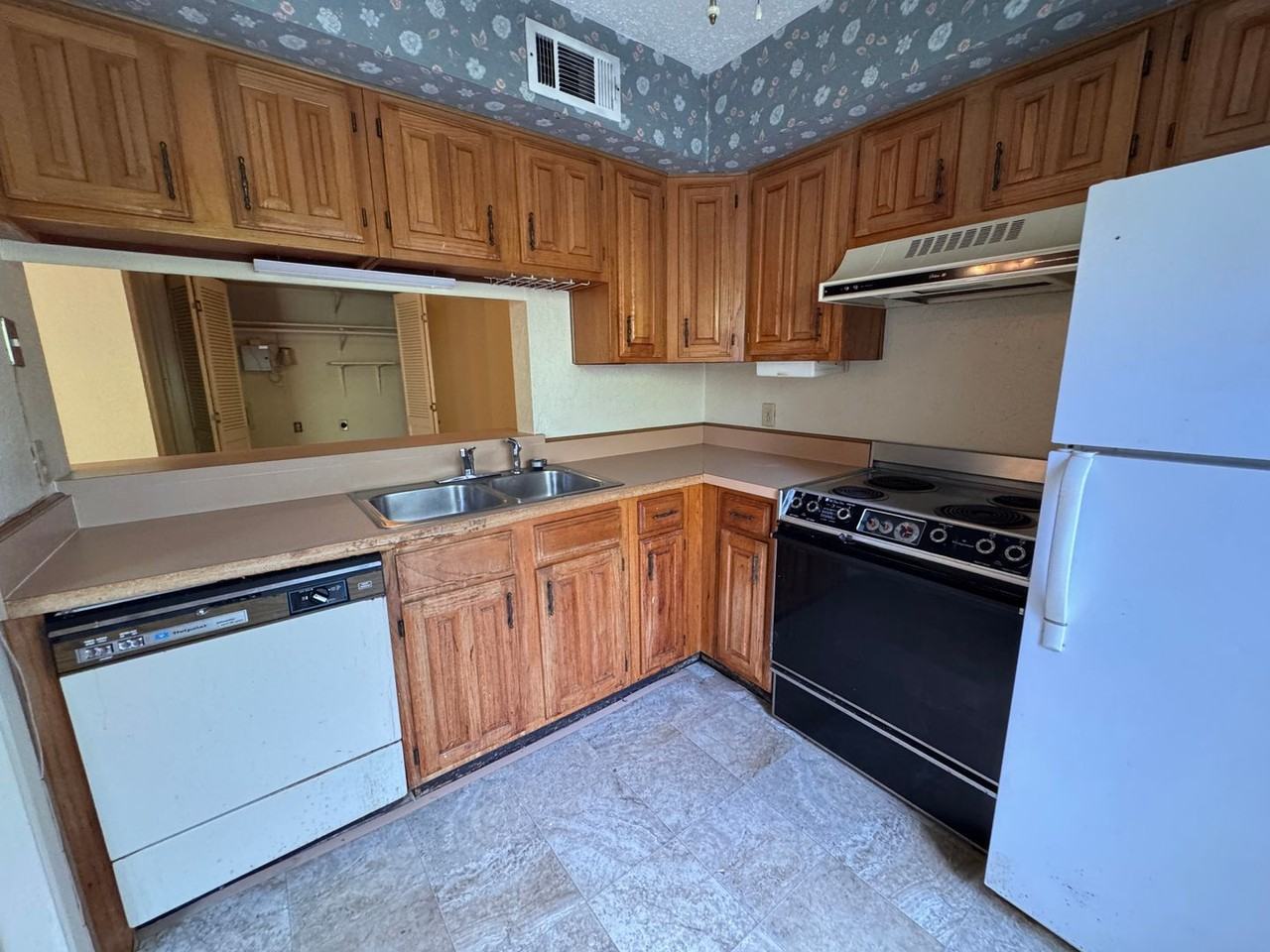 5454 Financial Plz #3C - Photo 5 of 10