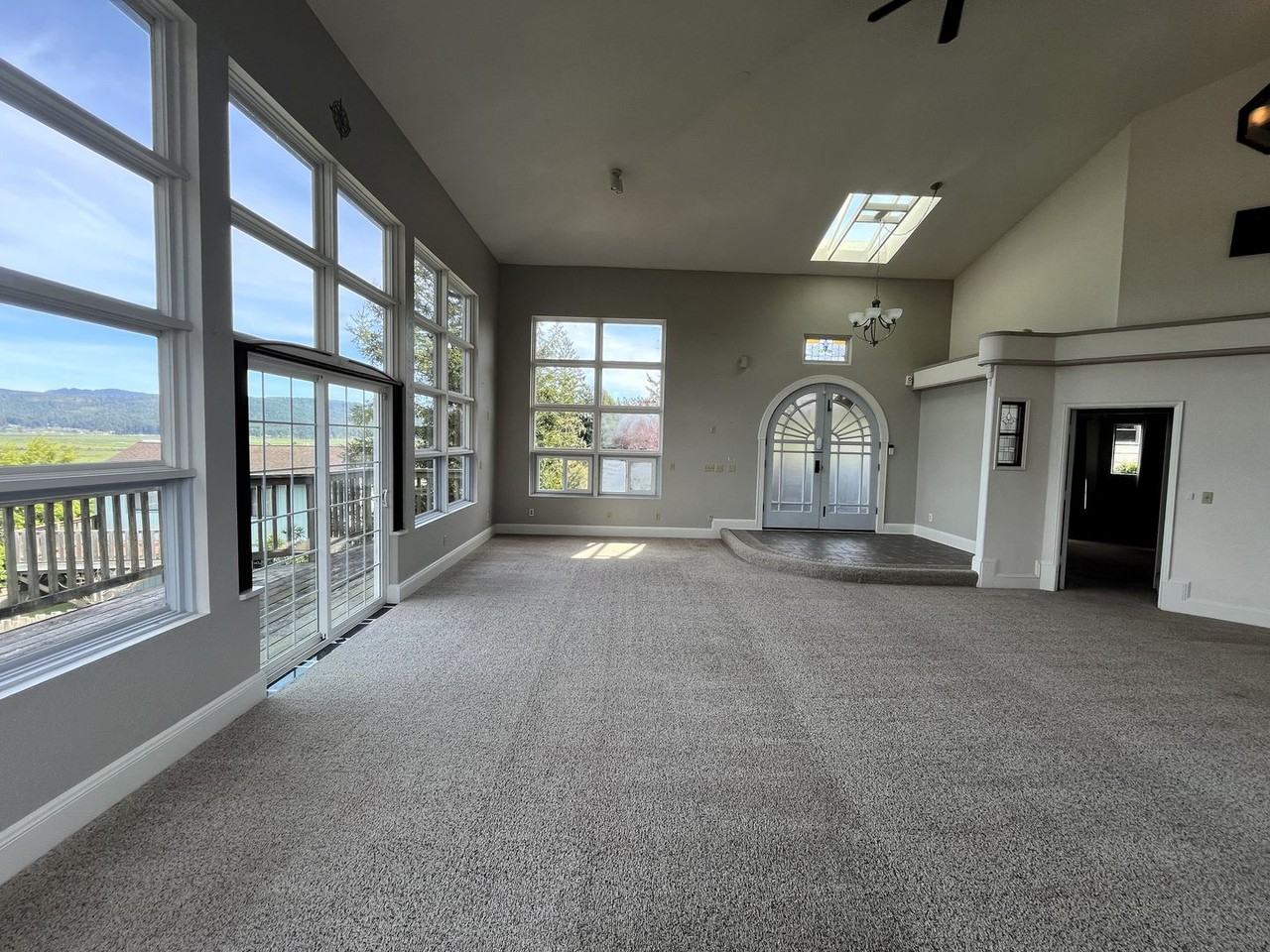 3747 Trinity St - Photo 4 of 36