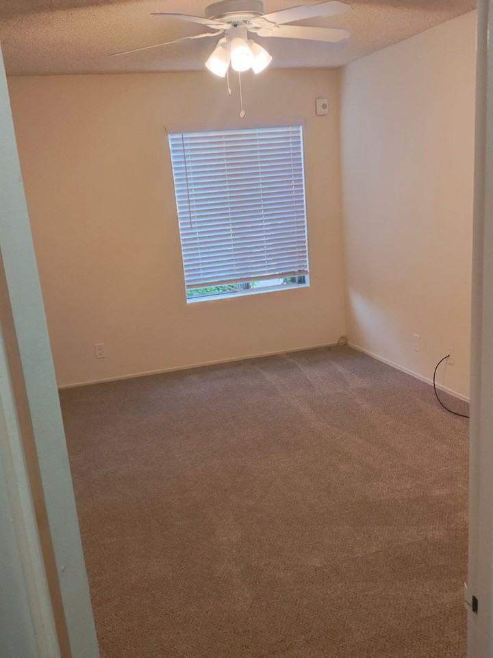 Hornblend House - Photo 4 of 33