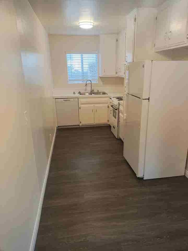 Hornblend House - Photo 5 of 33