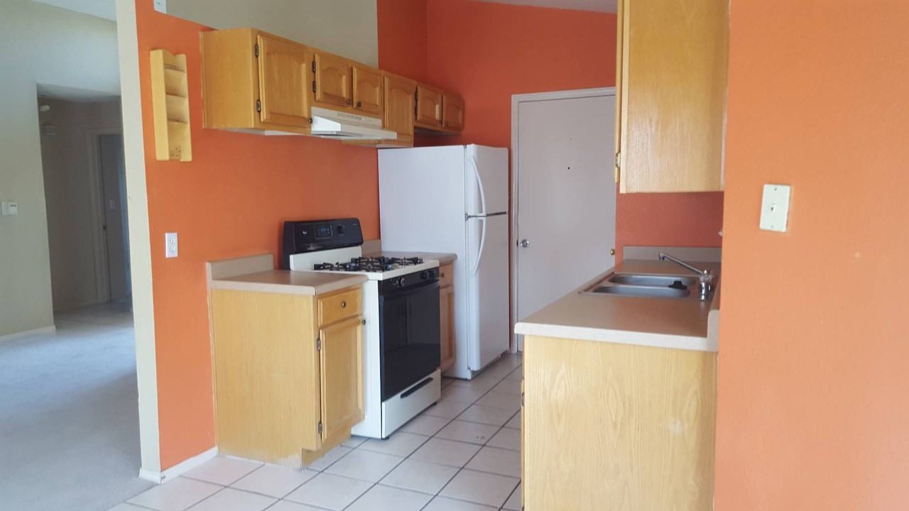 11956 Waterside Dr - Photo 5 of 26