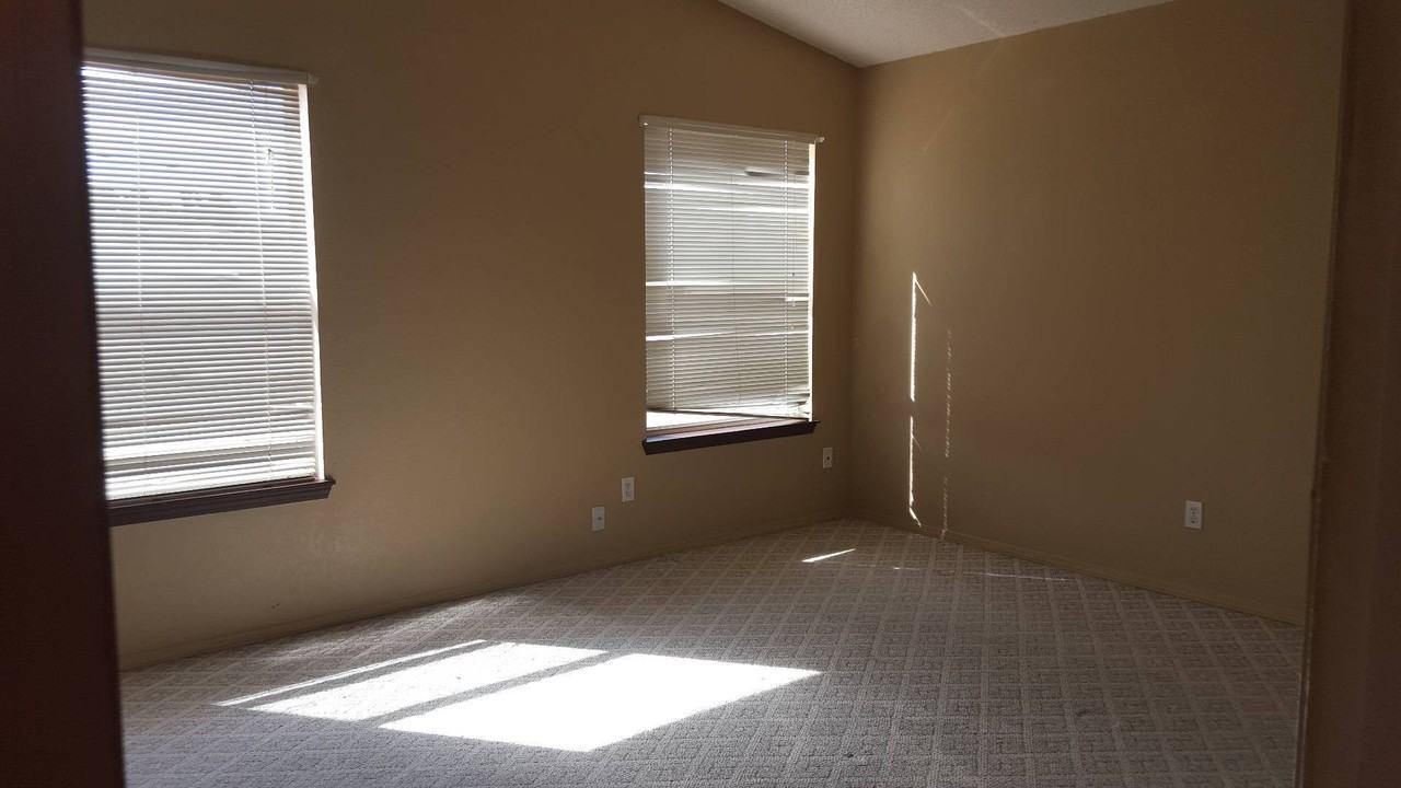 11956 Waterside Dr - Photo 6 of 26