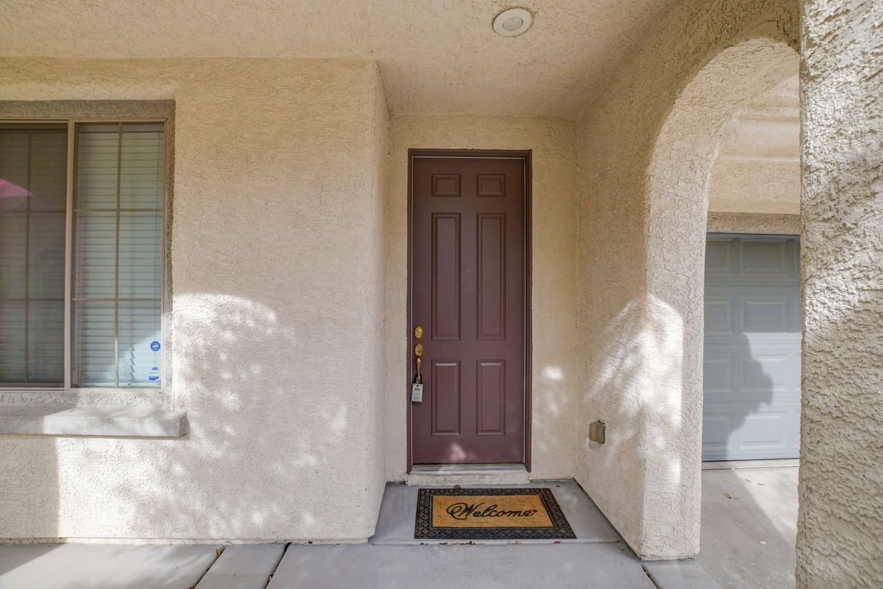 11904 Menchaca Ln - Photo 4 of 50