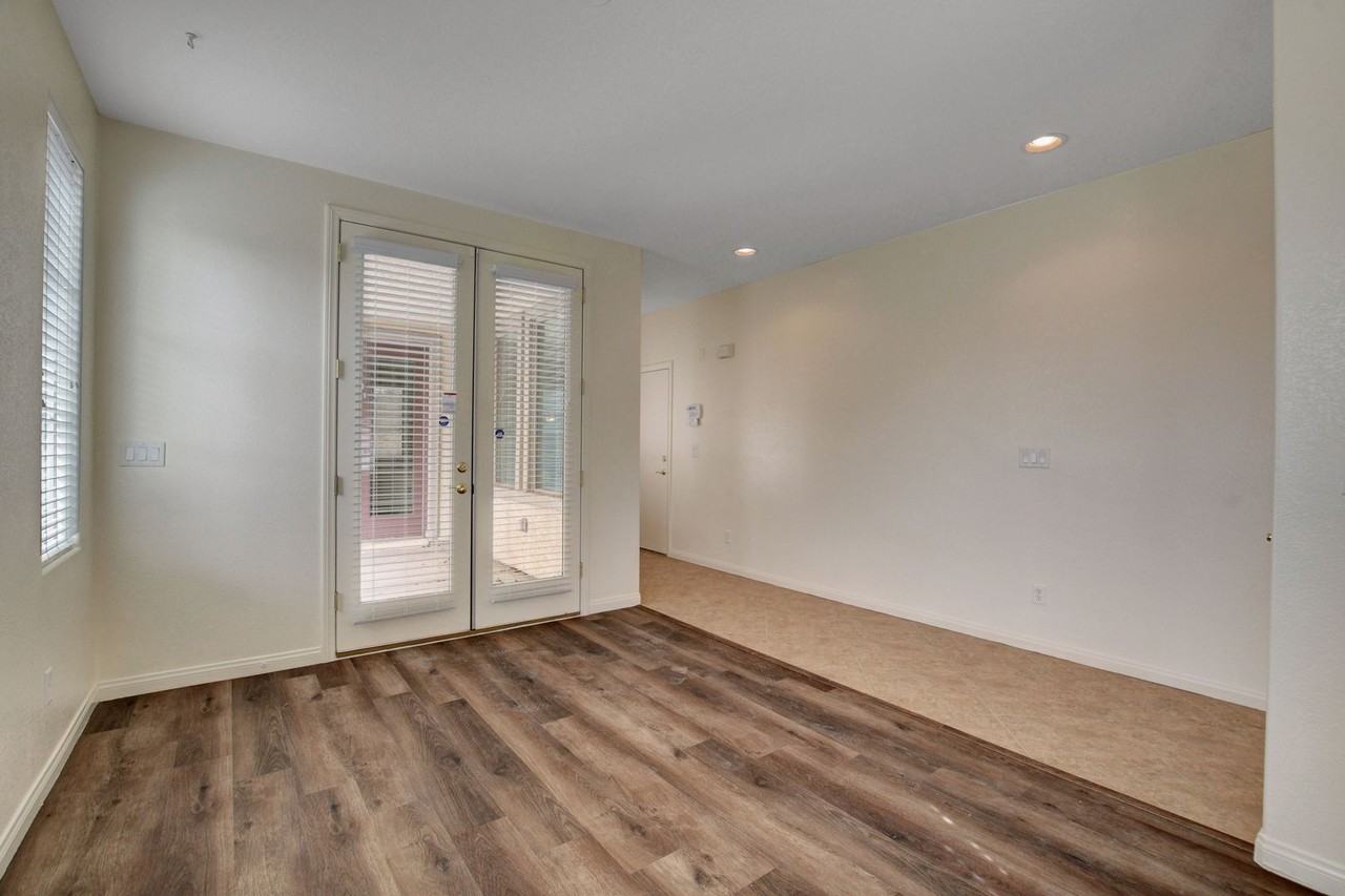 11904 Menchaca Ln - Photo 7 of 50