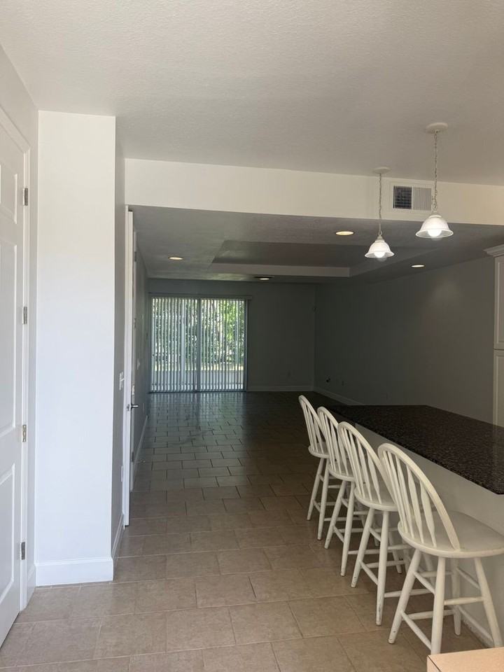 2053 Green Oak Ct - Photo 3 of 24