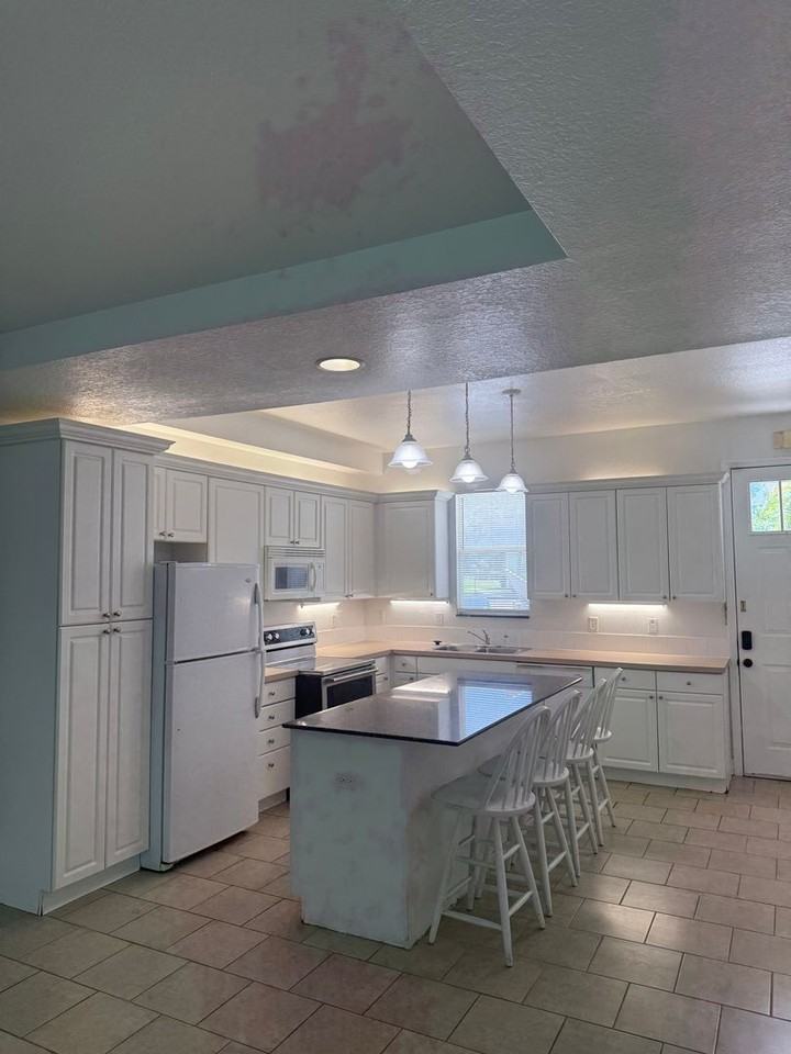 2053 Green Oak Ct - Photo 5 of 24