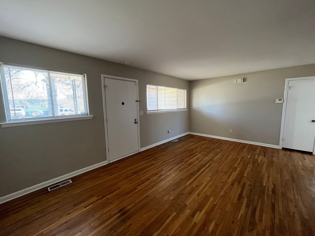 512 W Toledo Pl - Photo 3 of 22