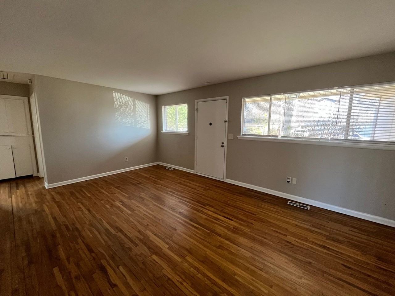 512 W Toledo Pl - Photo 4 of 22