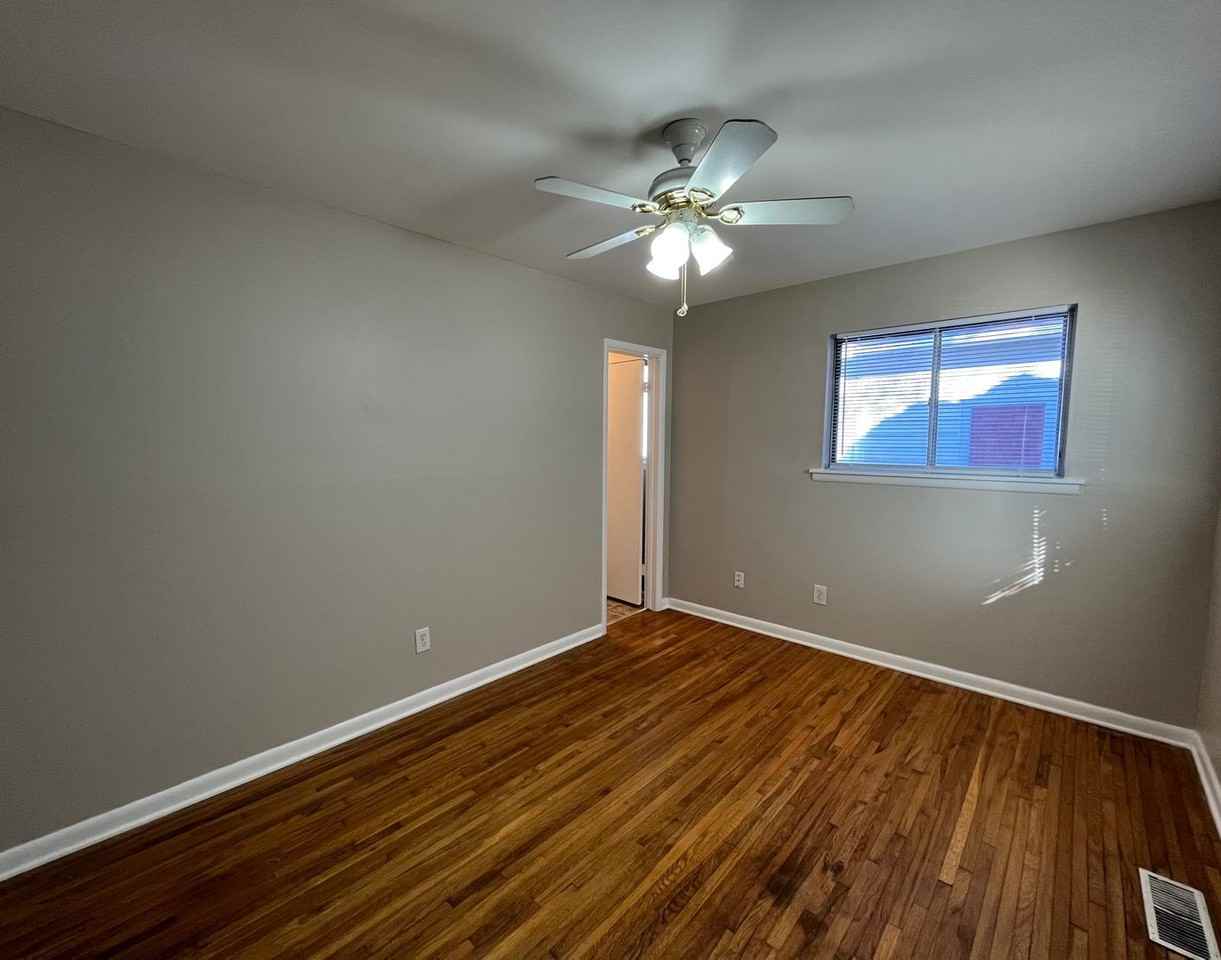 512 W Toledo Pl - Photo 7 of 22