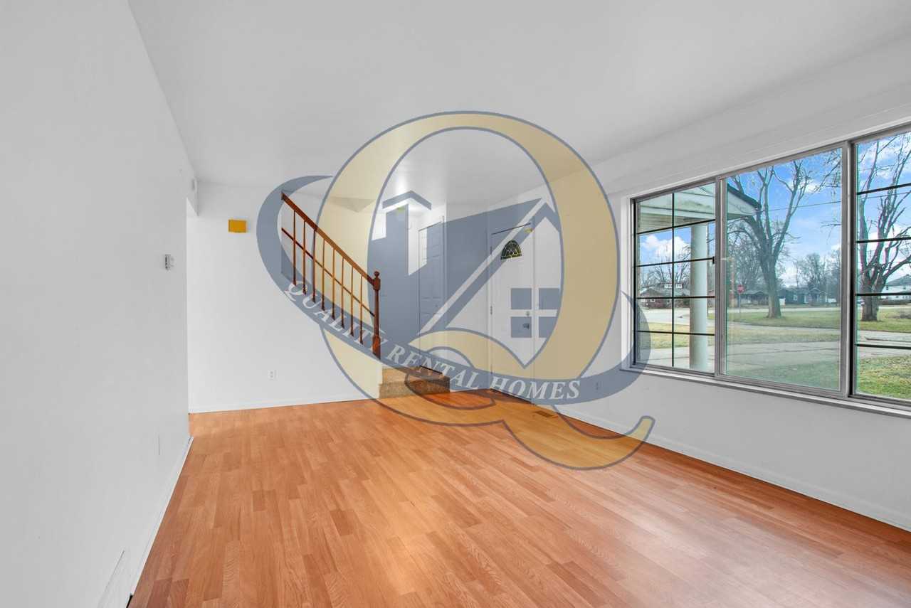 3227 Gehring Dr - Photo 4 of 20