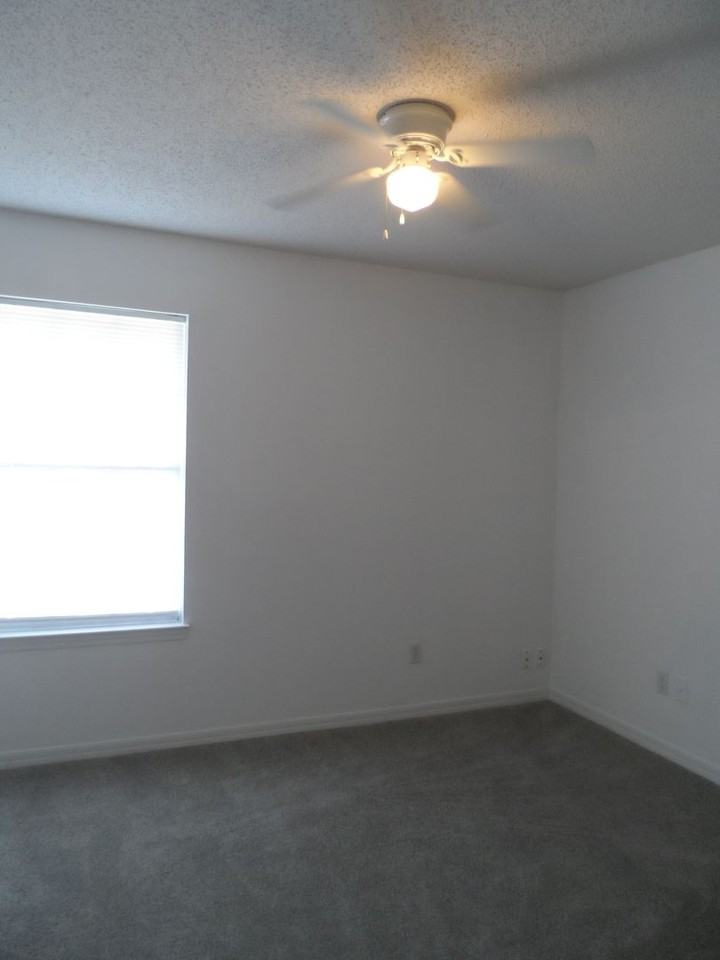 1194 Fort Smith Blvd - Photo 7 of 36