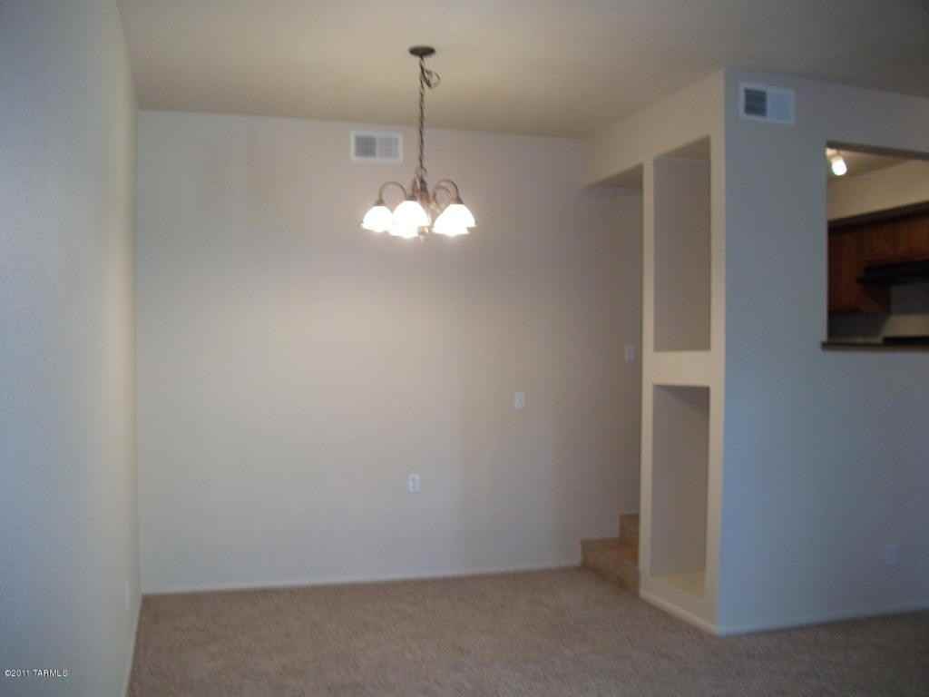 2744 N Country Club Rd - Photo 3 of 10