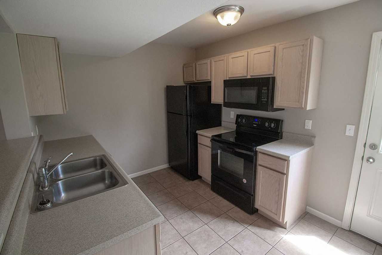 4006 Snowy Owl Dr - Photo 7 of 34