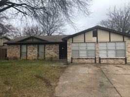 featured image of 4702 Green Hollow Dr