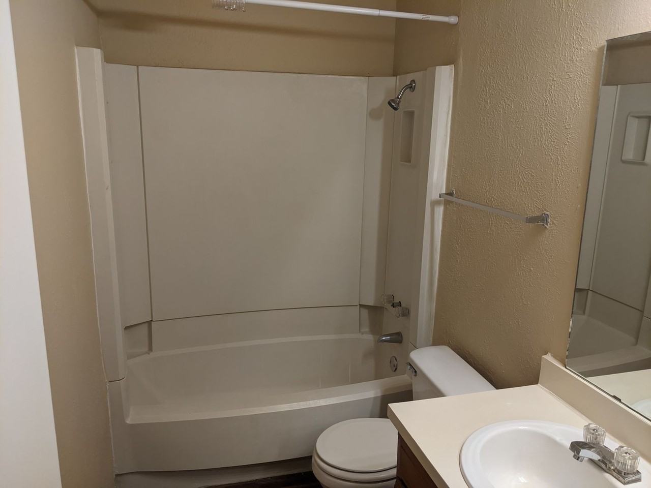 4702 Green Hollow Dr - Photo 3 of 14