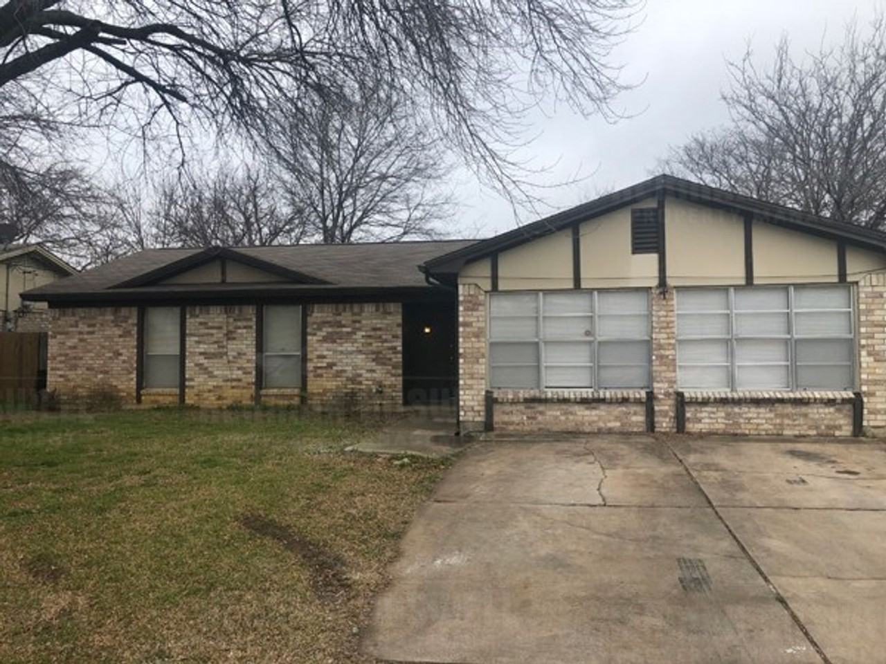 4702 Green Hollow Dr - Photo 5 of 14