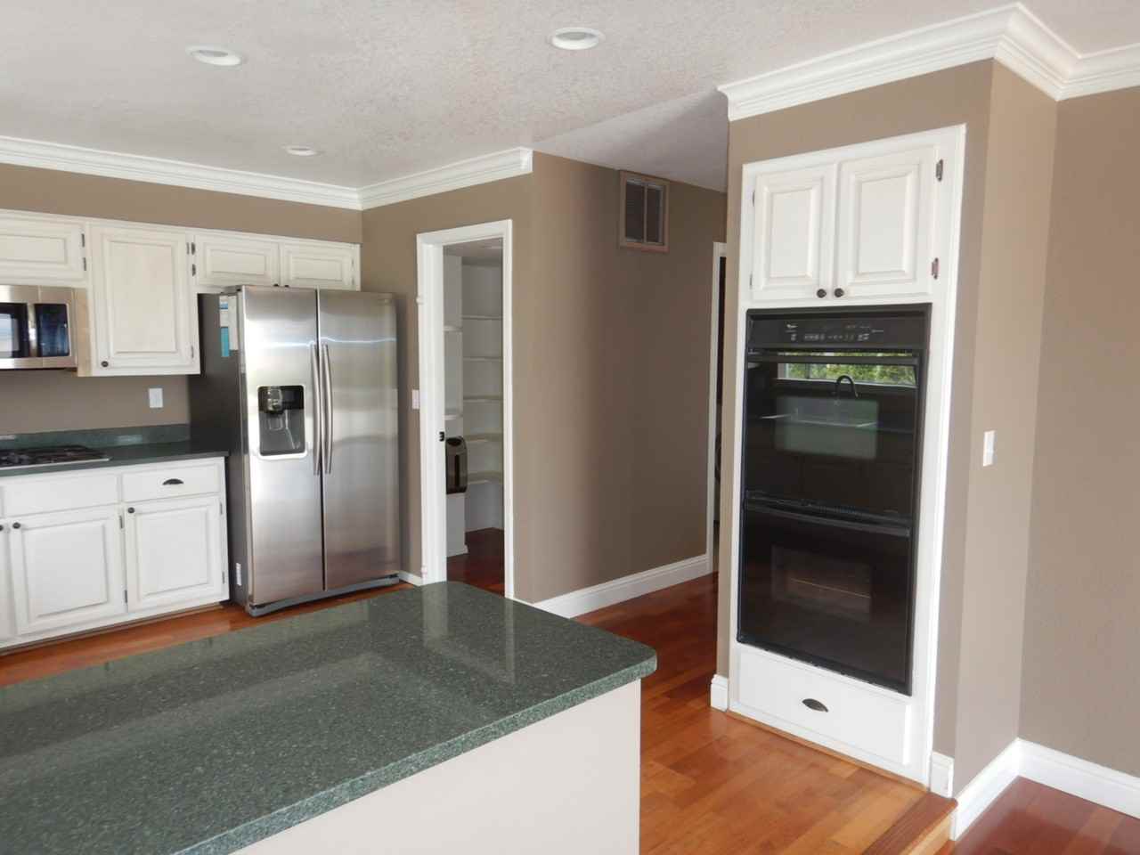 3745 Brighton Way - Photo 4 of 11