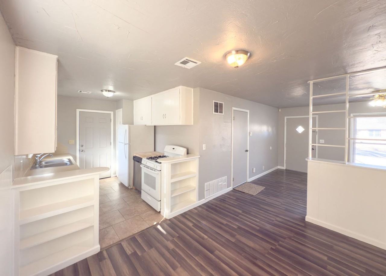 1740 Churchill Way - Photo 6 of 18