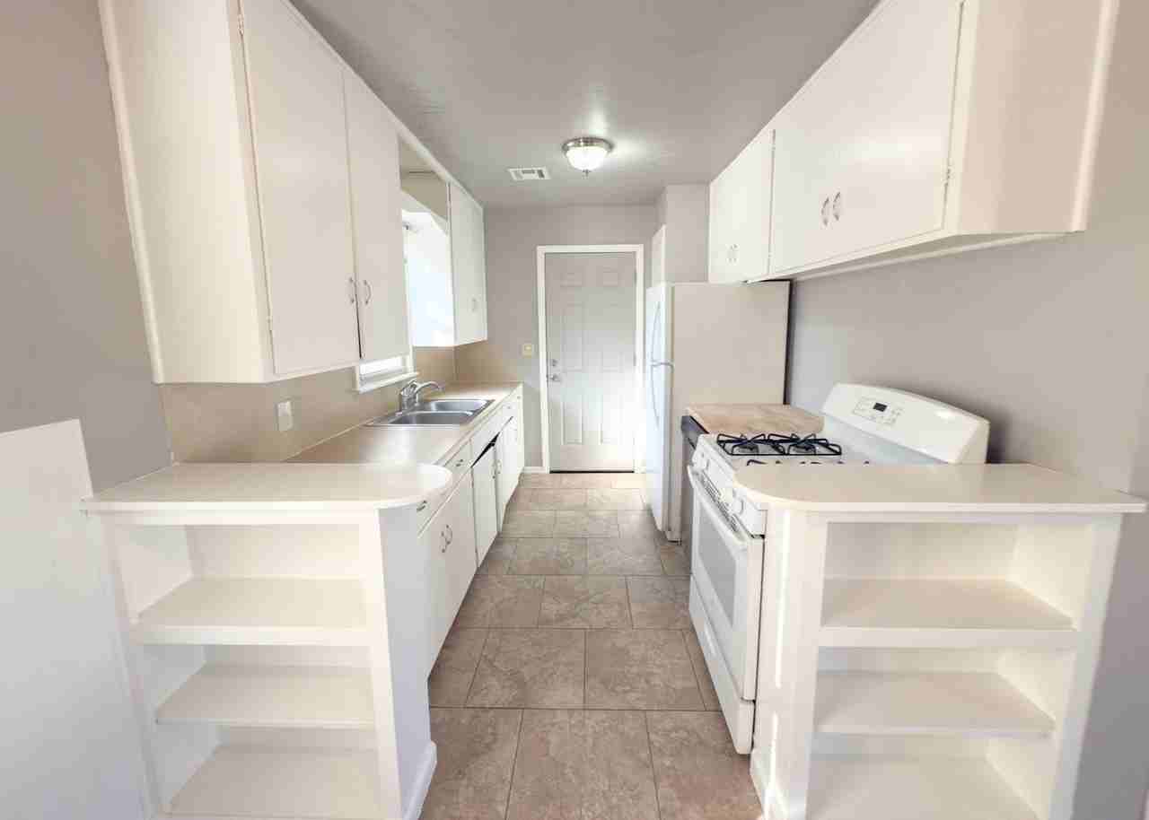 1740 Churchill Way - Photo 7 of 18