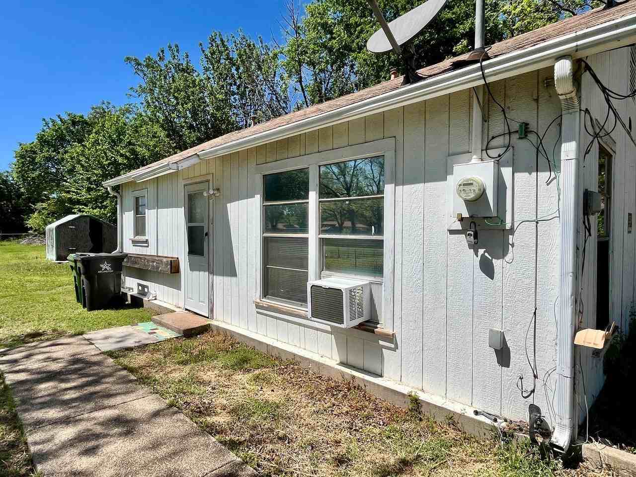 810 Magnolia St - Photo 2 of 13