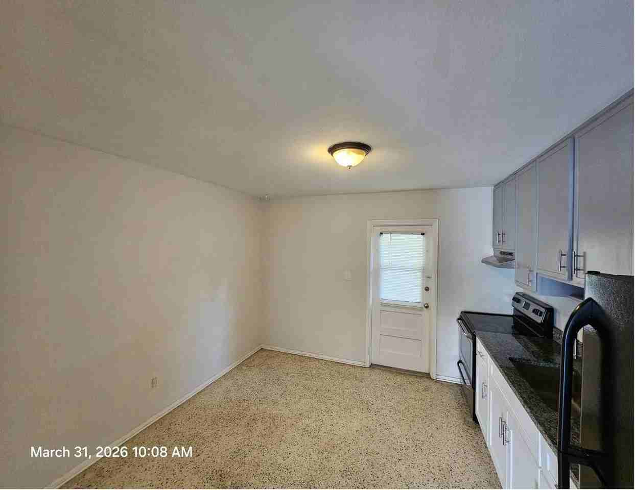 2760 Seneca Ave - Photo 3 of 13