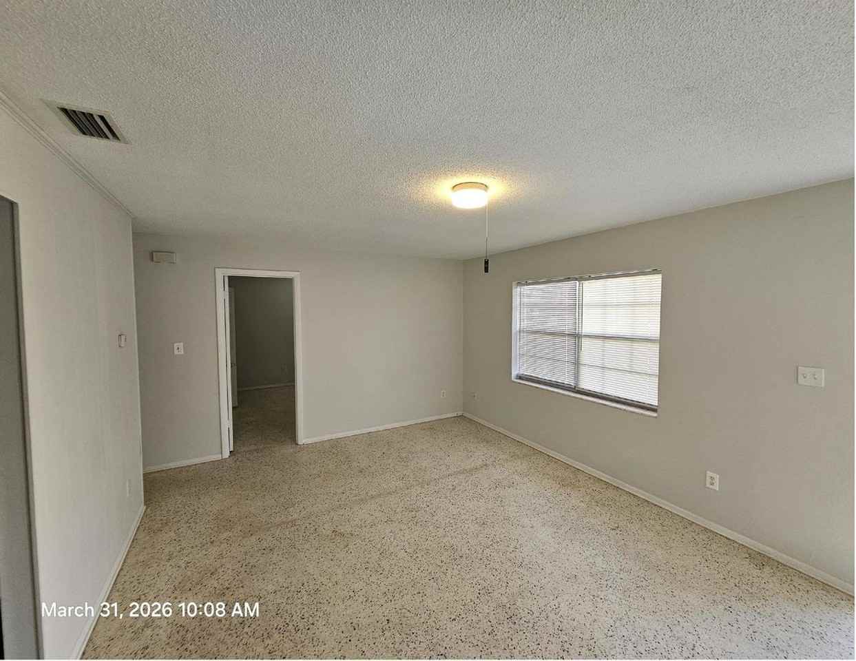 2760 Seneca Ave - Photo 5 of 13