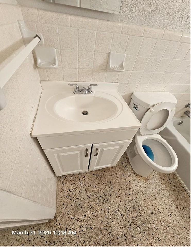 2760 Seneca Ave - Photo 7 of 13