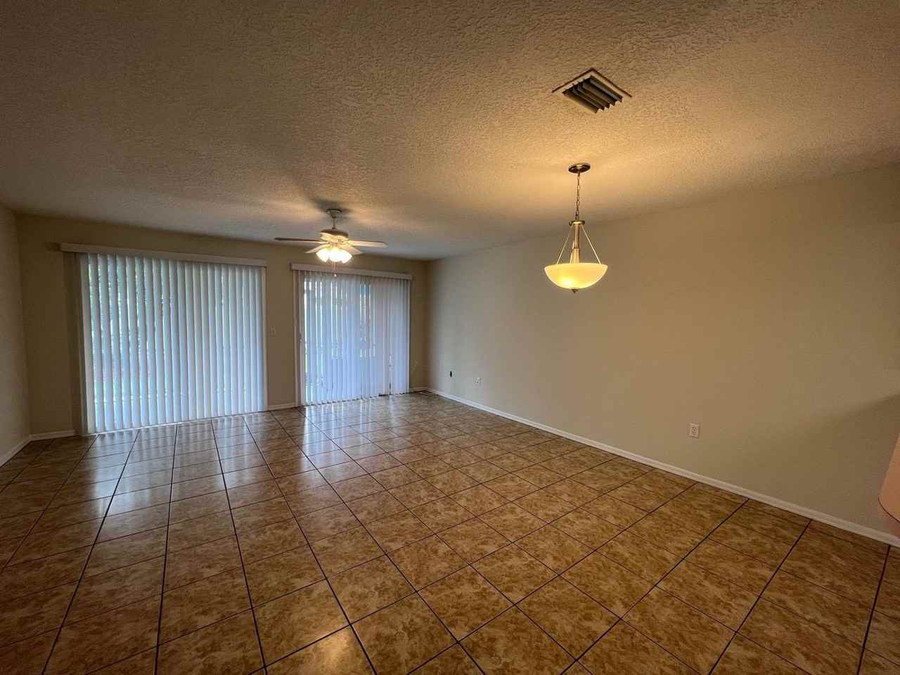 2990 S Fiske Blvd - Photo 2 of 10
