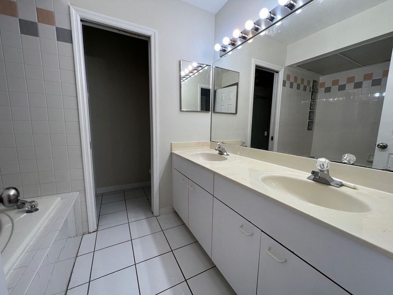 2990 S Fiske Blvd - Photo 5 of 10